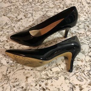 Bella Vita Define II Black Patent Pumps